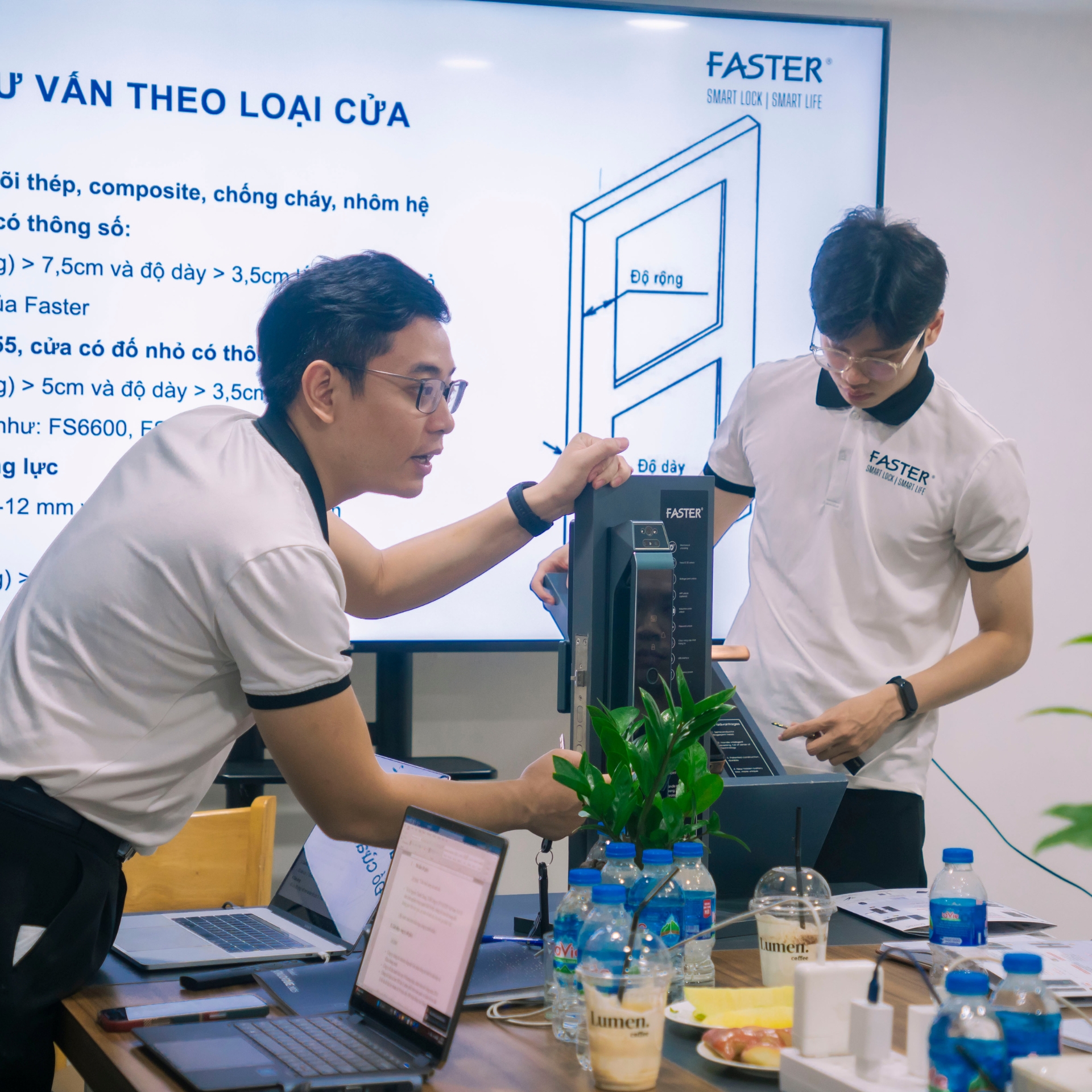 Đào tạo chuyên sâu về sản phẩm Khóa thông minh Faster