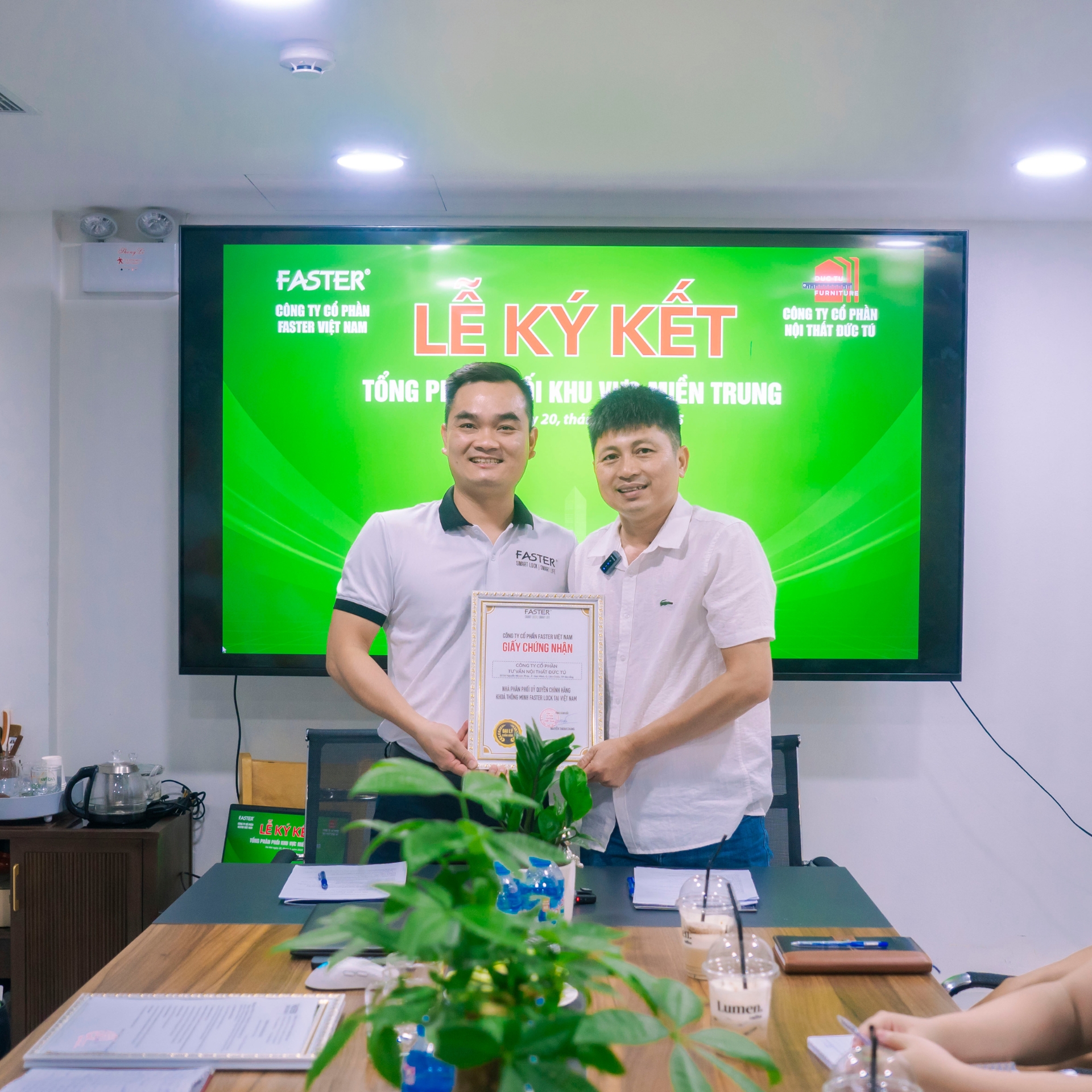 Khóa thông minh Faster ký kết hợp tác với Đức Tú Furniture
