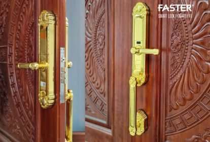 khóa cửa đại sảnh