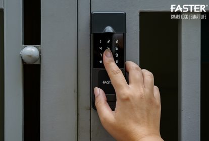 khóa vân tay cửa cổng